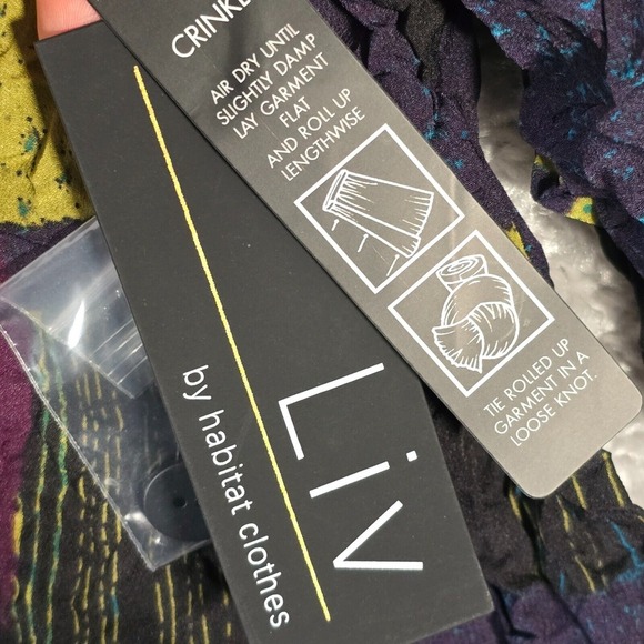 Liv by Habitat Top Women’s Medium Colorful‎ Crinkle Button Up Art to Wear NWT - Picture 6 of 14